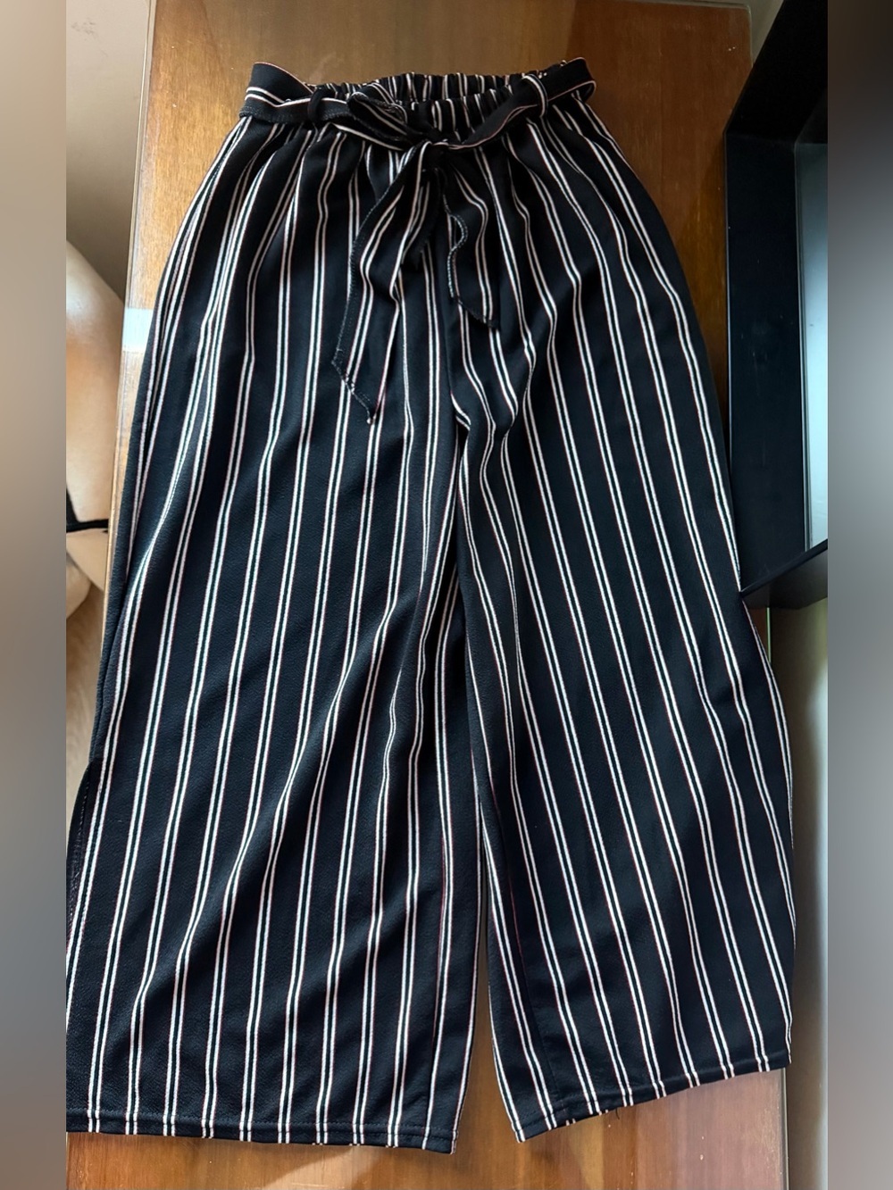 Wide-Leg Paper bag Tie-Waist Capri Pants Black with White Stripes